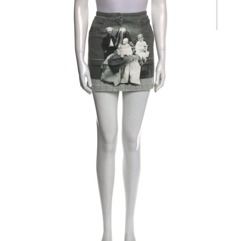 Burberry Grey Stretch Denim Victorian Portrait Print Mini Skirt.‎ US Size 4 NWT - Picture 5 of 12